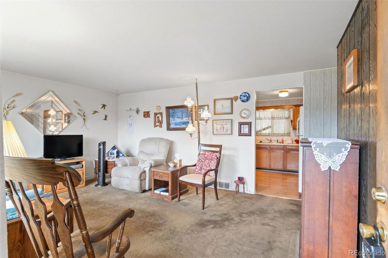 407 Polaris Pl, Thornton, CO 80260