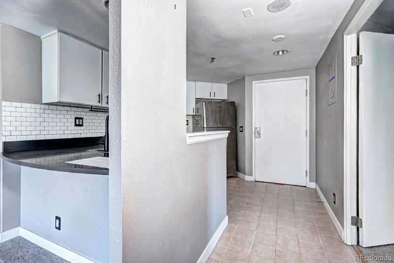 100 Park Ave W #204, Denver, CO 80205