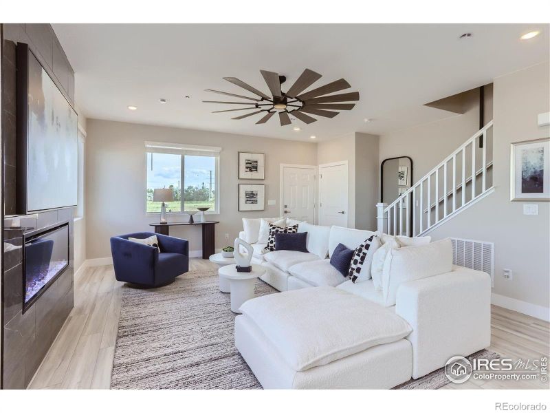 2860 Bear Springs Cir, Longmont, CO 80503