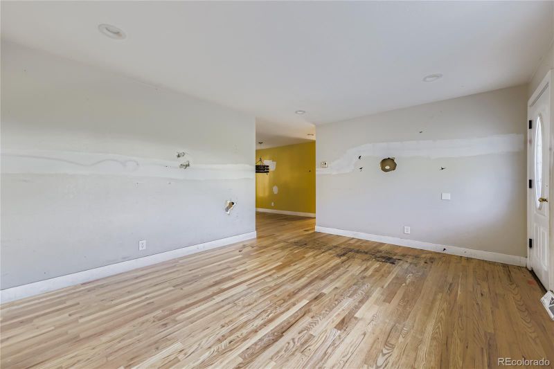 1323 W 103rd Pl, Northglenn, CO 80260