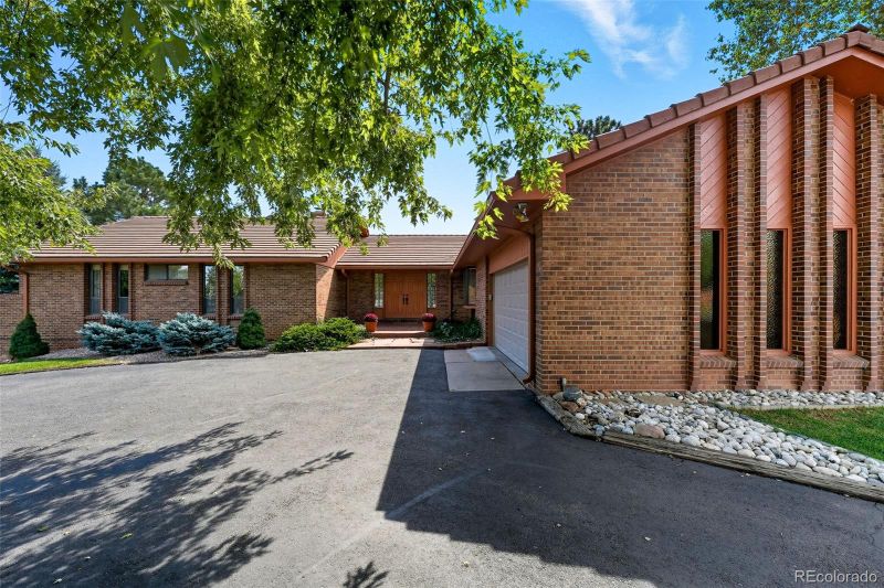 16066 Ridge Tee Dr, Morrison, CO 80465
