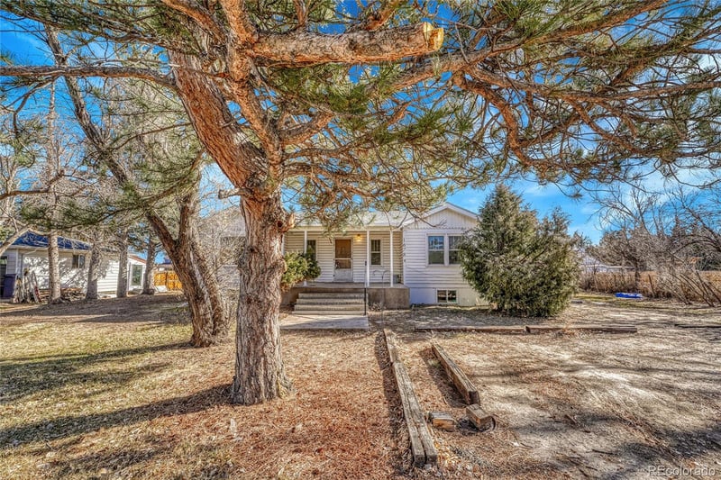 1678 Arapahoe St, Strasburg, CO 80136