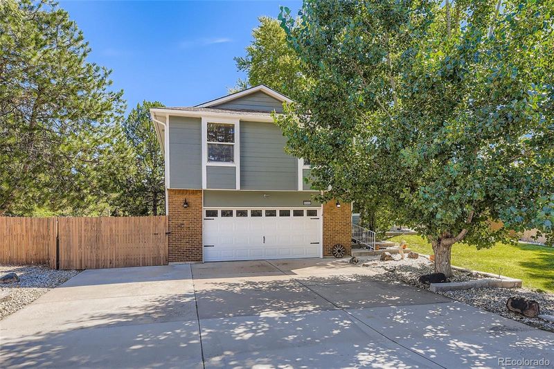 8202 S Carr Ct, Littleton, CO 80128