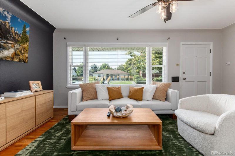 5180 S Logan St, Littleton, CO 80121