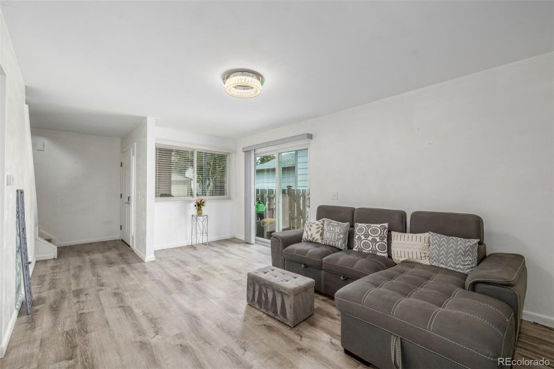 5724 W 71st Ave, Arvada, CO 80003