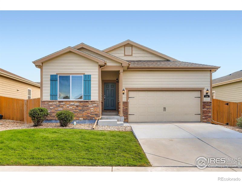 556 Sandi Ln, Dacono, CO 80514