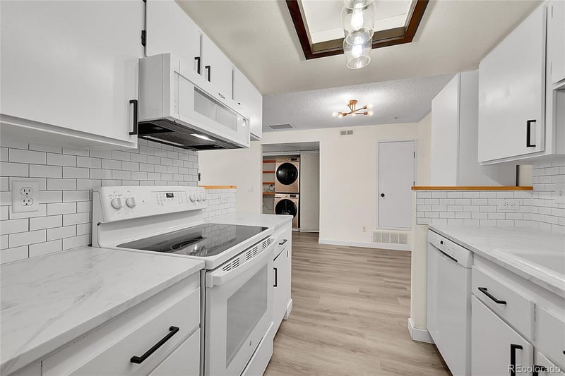 8555 Fairmount Dr #C202, Denver, CO 80247