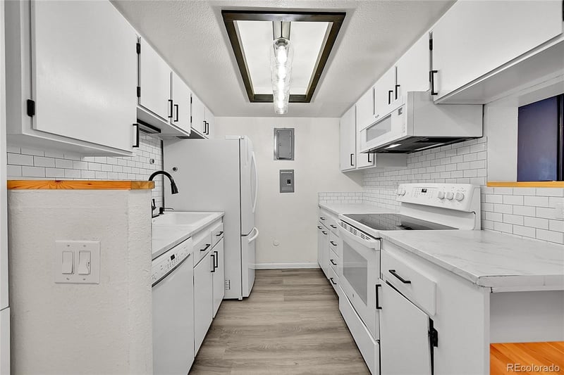 8555 Fairmount Dr #C202, Denver, CO 80247