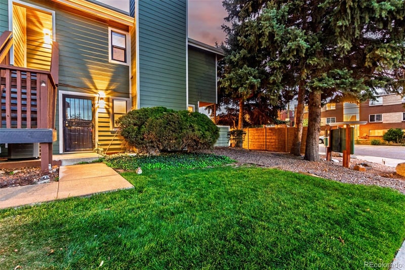 540 S Forest St #1-104, Denver, CO 80246