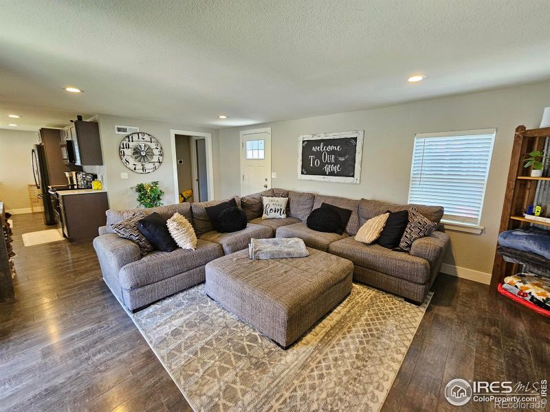 1325 S 4th Ave, Sterling, CO 80751