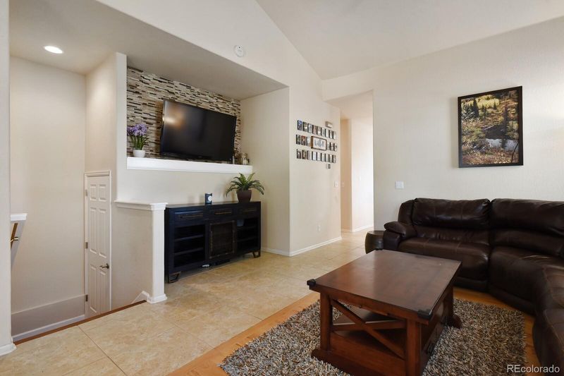 6911 S Algonquian Ct, Aurora, CO 80016