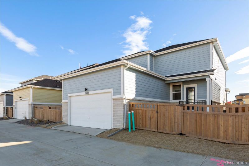 24197 E 53rd Dr, Aurora, CO 80019