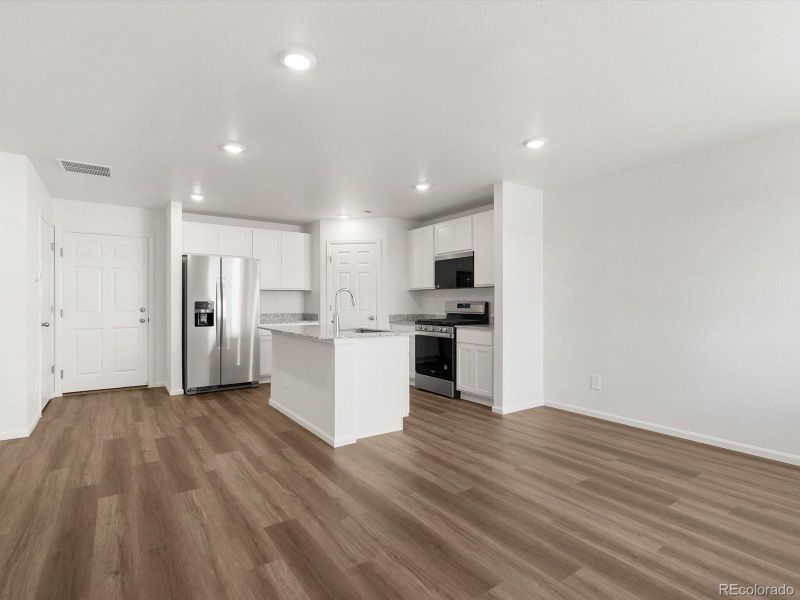 21087 E 65th St, Aurora, CO 80019