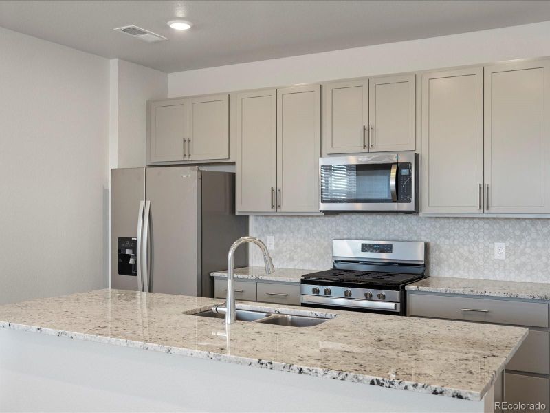 784 N Tempe St, Aurora, CO 80018