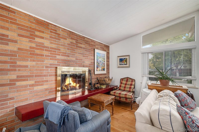 1575 S Grape St, Denver, CO 80222