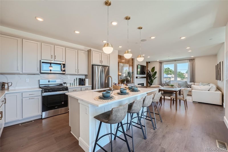 6860 Zuni Ct, Denver, CO 80221