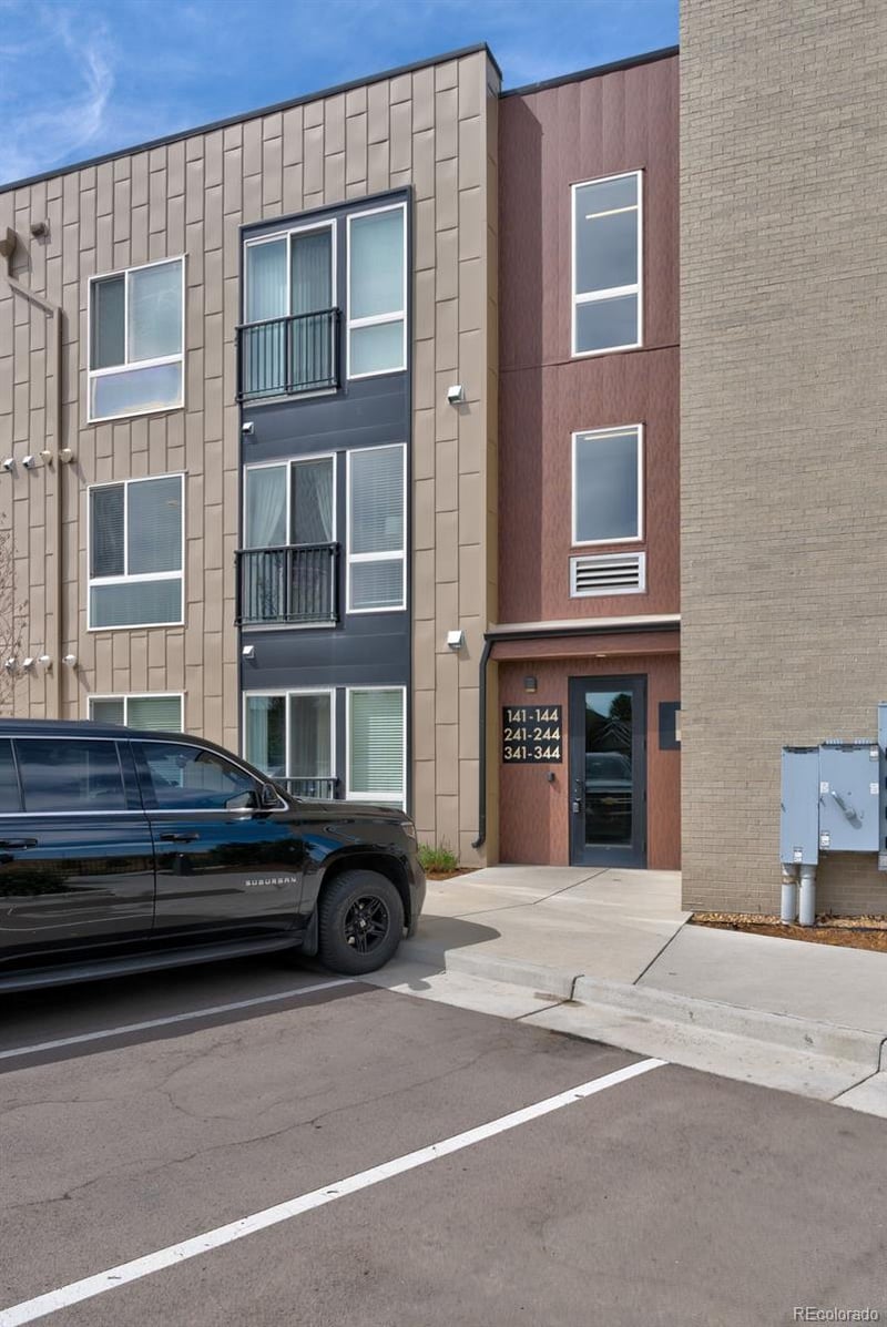 8475 E 36th Ave #241, Denver, CO 80238