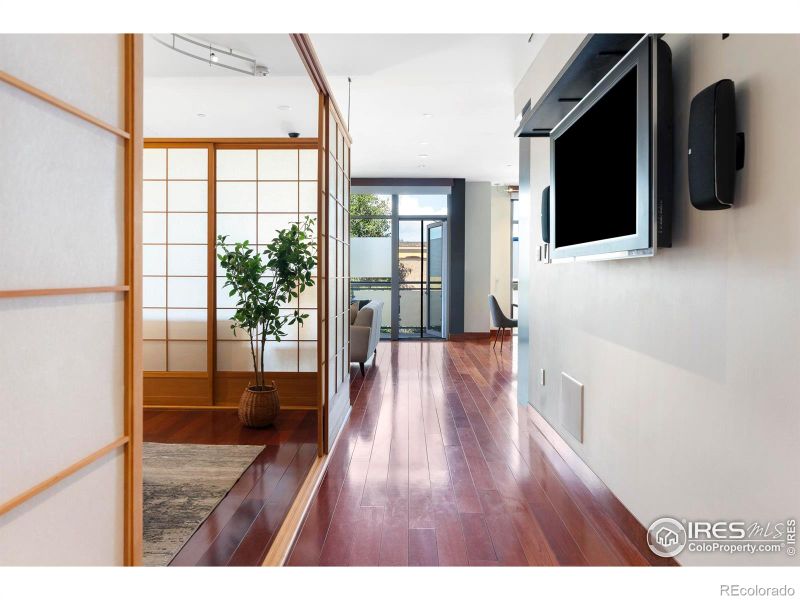 1155 Canyon Blvd #207, Boulder, CO 80302