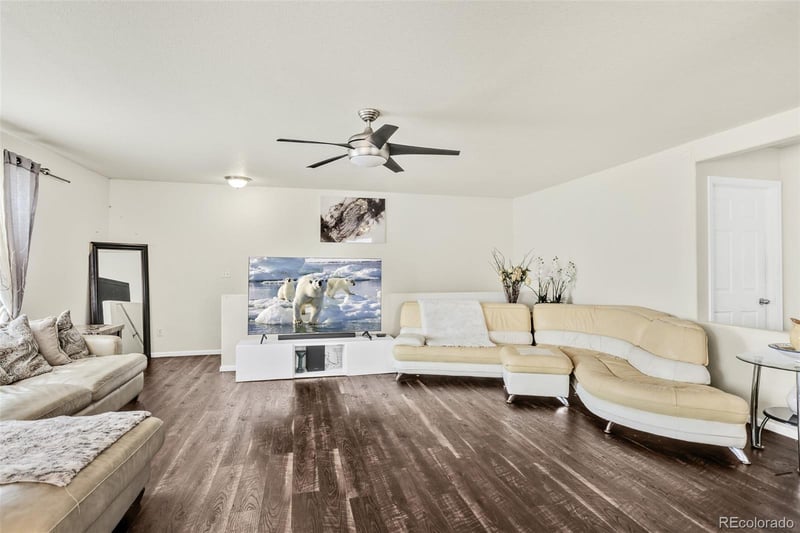 18636 E 42nd Ave, Denver, CO 80249