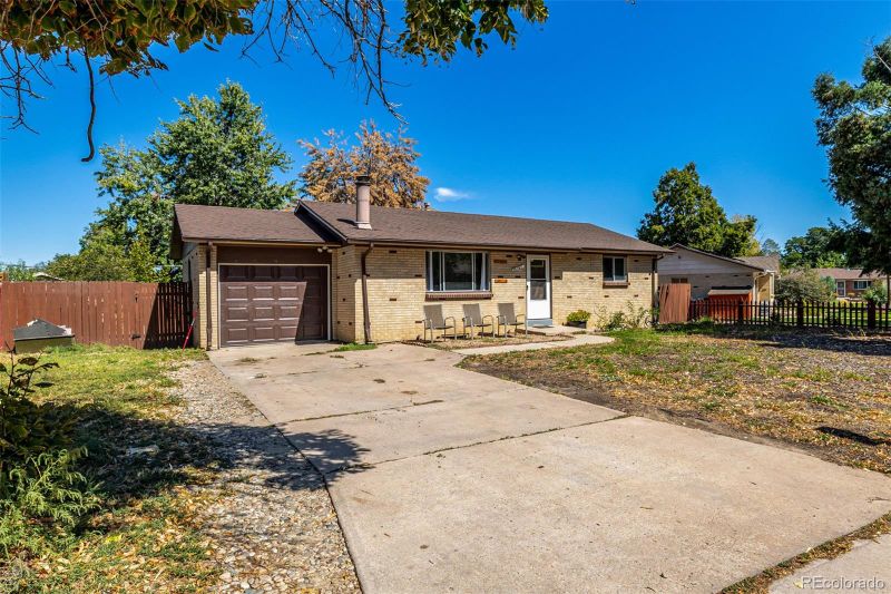 12161 E Center Dr, Aurora, CO 80012
