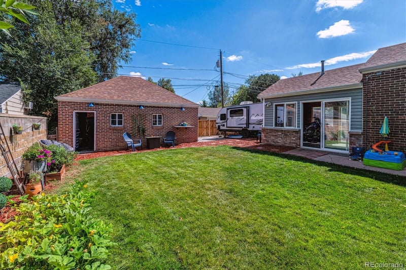 1610 Spruce St, Denver, CO 80220