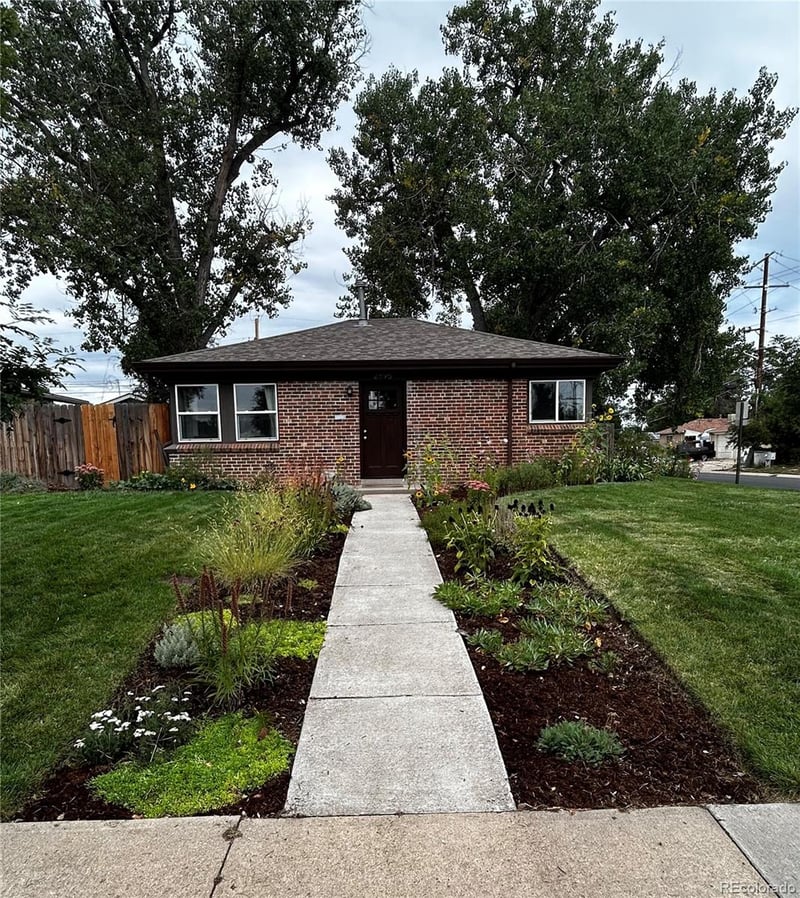 2895 Pontiac St, Denver, CO 80207