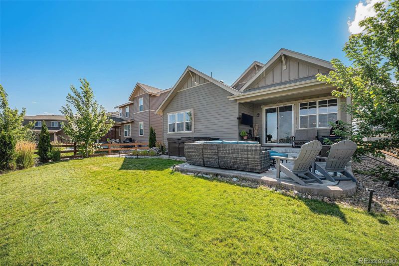 9294 Dunraven Loop, Arvada, CO 80007