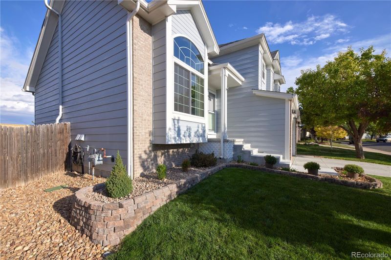5440 S Versailles Way, Aurora, CO 80015