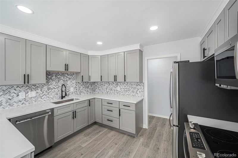 2203 S Holly St #3, Denver, CO 80222