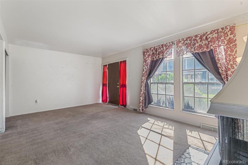 11909 E Canal Dr, Aurora, CO 80011