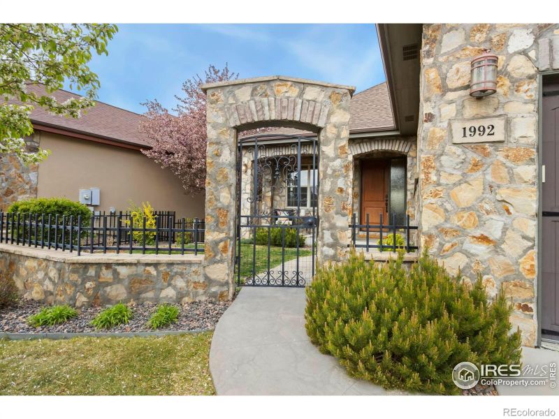 1992 Vineyard Dr, Windsor, CO 80550