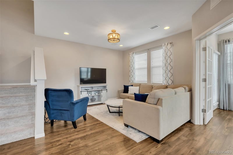 16101 Bolling Dr, Denver, CO 80239