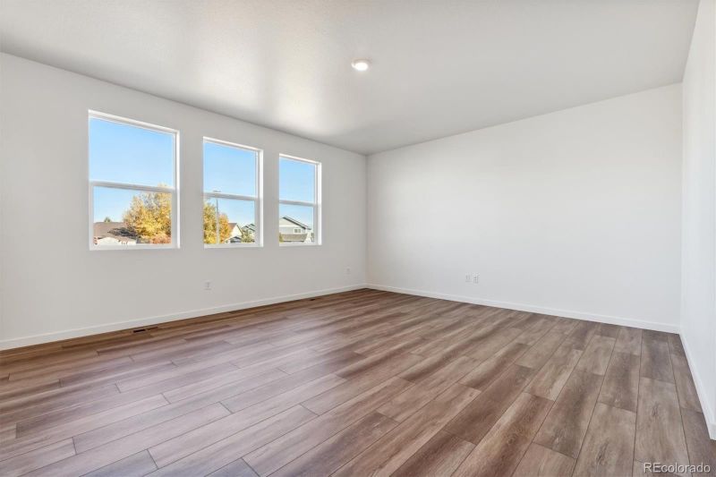 9899 Ceylon Ct, Commerce City, CO 80022