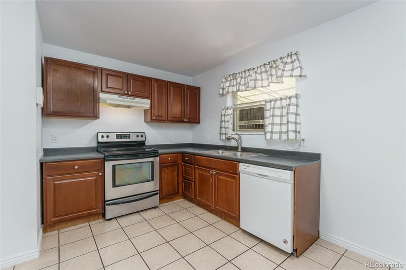 5549 Carson, Denver, CO 80239
