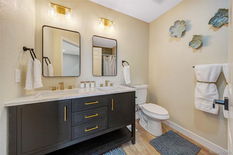 19537 E 18th Ave, Aurora, CO 80011