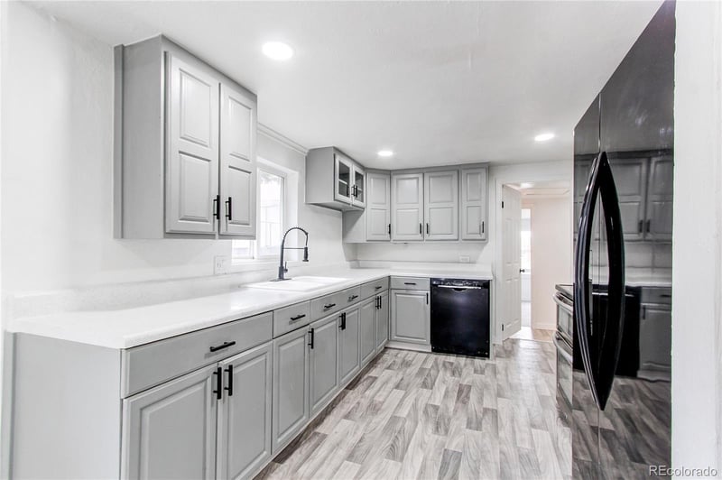 637 Stuart St, Denver, CO 80204