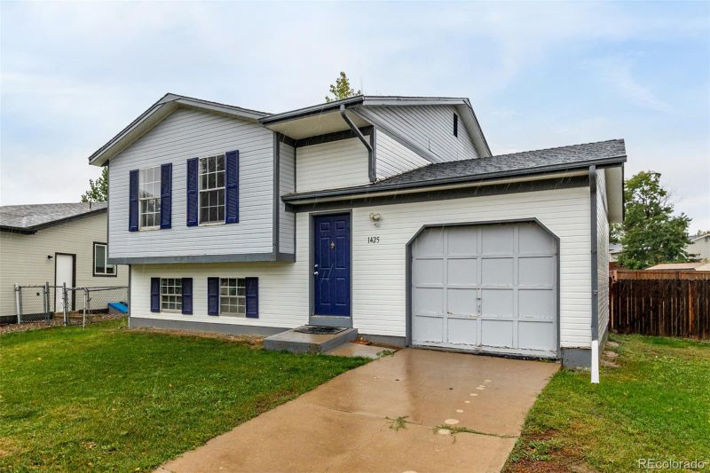 1425 S Biscay Way, Aurora, CO 80017