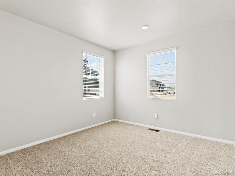 4704 Sugarcane St, Johnstown, CO 80534
