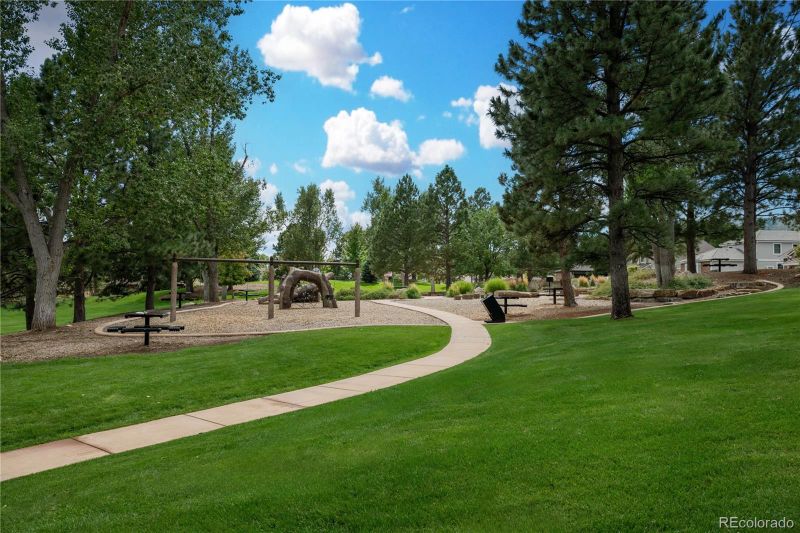 8 Oakmont Ln, Littleton, CO 80127