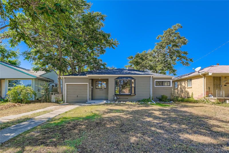 2241 Ironton St, Aurora, CO 80010