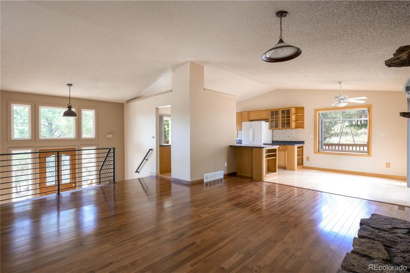 352 Waco Ct, Colorado Springs, CO 80919