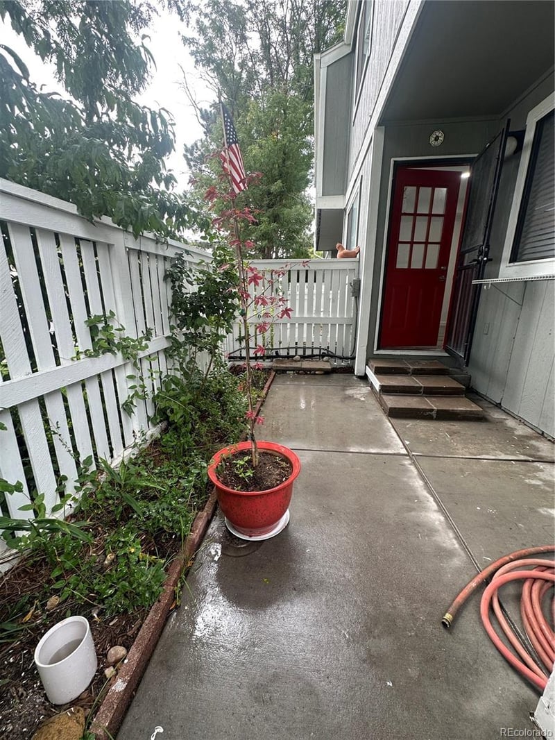 1140 S Monaco Pw #2, Denver, CO 80224