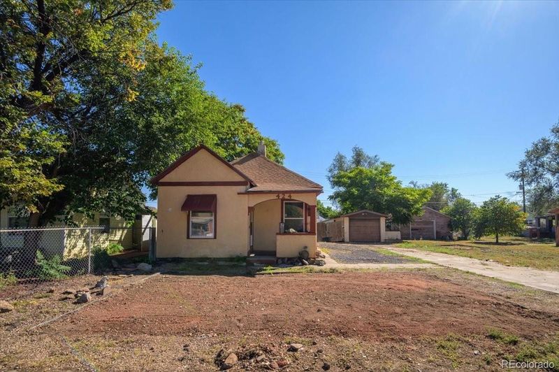 1424 Cypress St, Pueblo, CO 81004