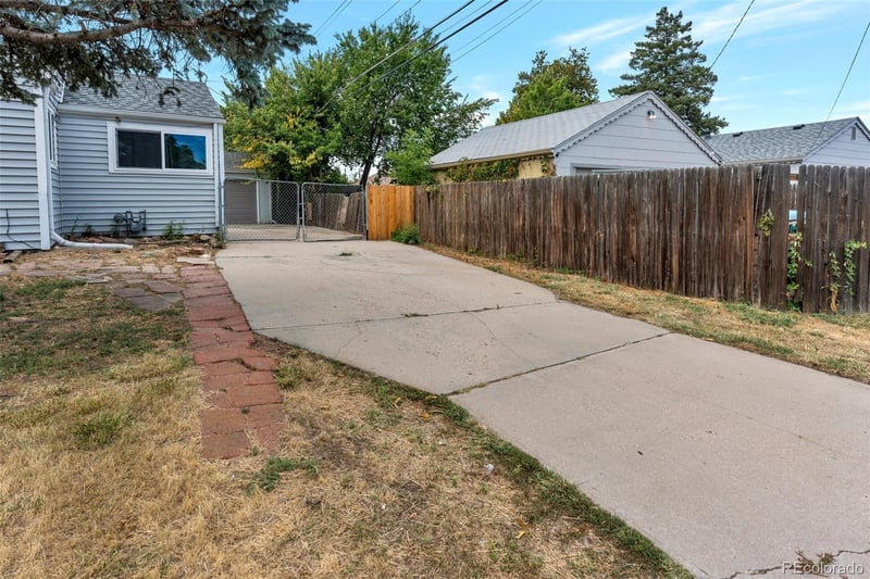 11612 Del Mar Pw, Aurora, CO 80010