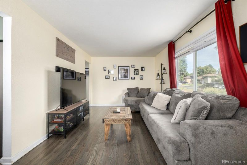 961 Kramer Ct, Aurora, CO 80010