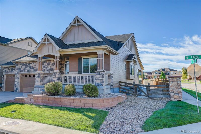 22500 E Layton Cir, Aurora, CO 80015