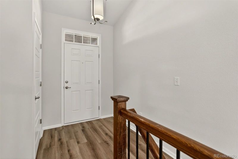 22500 E Layton Cir, Aurora, CO 80015