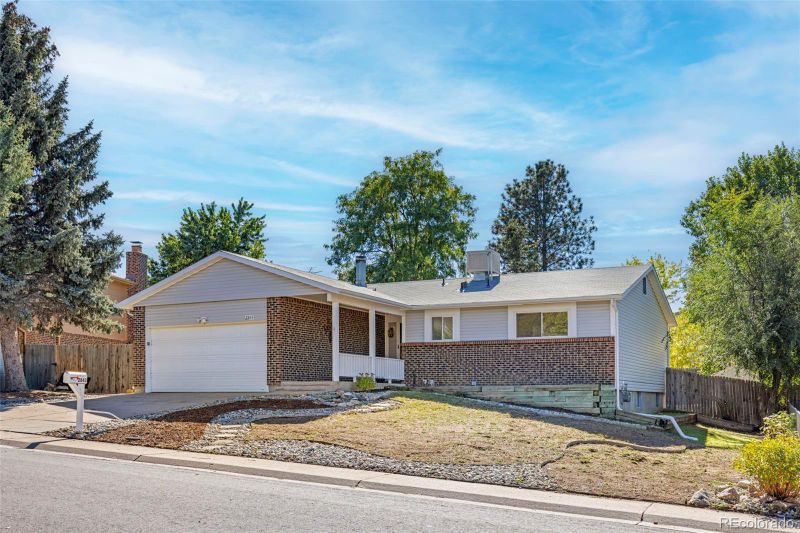 2843 S Bahama St, Aurora, CO 80013