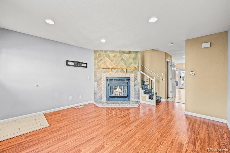 2514 E Nichols Cir, Centennial, CO 80122