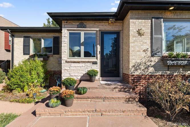 725 S Cove Way, Denver, CO 80209
